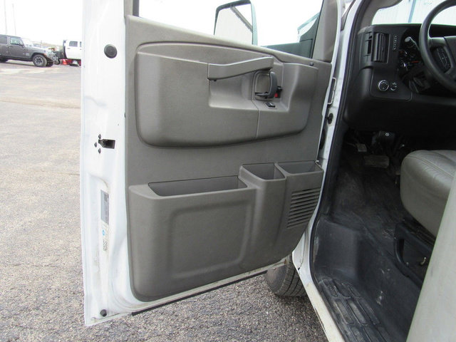 Used 2022 GMC Savana 3500 Extended w/ Power Convenience Package RWD image 26