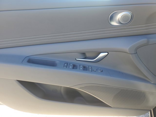 Certified 2025 Hyundai Elantra SEL w/ Cargo Package image 10