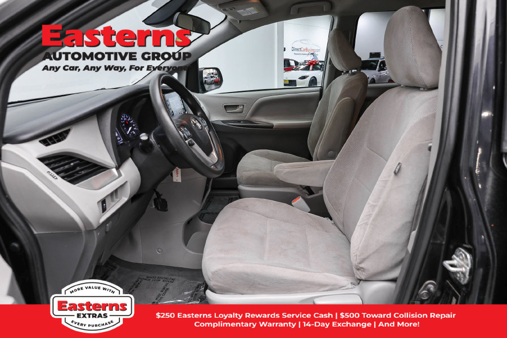 Used 2020 Toyota Sienna L FWD image 14