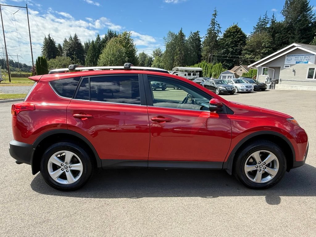 Used 2015 Toyota RAV4 XLE AWD/4WD image 6