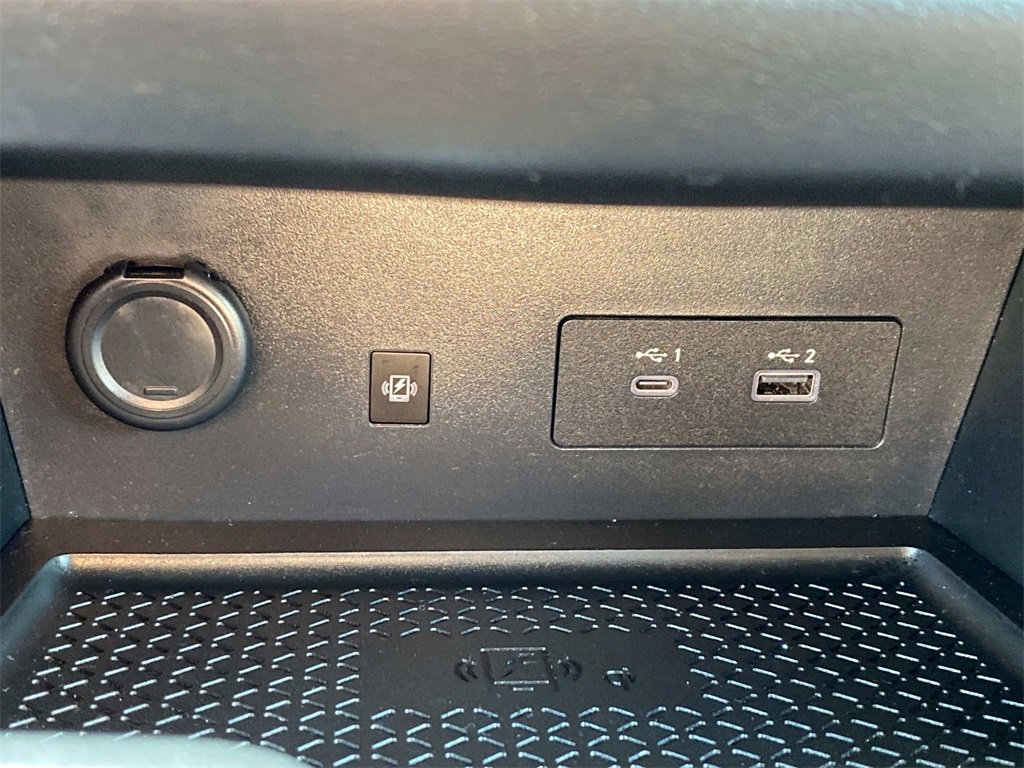 Used 2023 Nissan Pathfinder SL w/ Black Appearance Package image 32