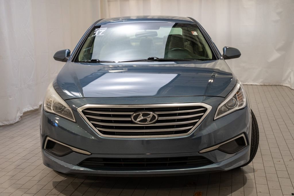 Used 2017 Hyundai Sonata SE image 3