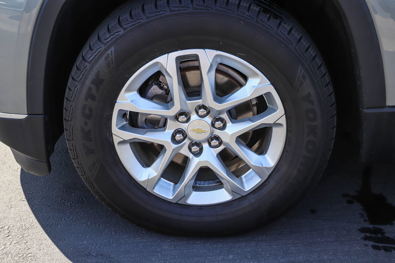 Used 2019 Chevrolet Traverse LT FWD image 11