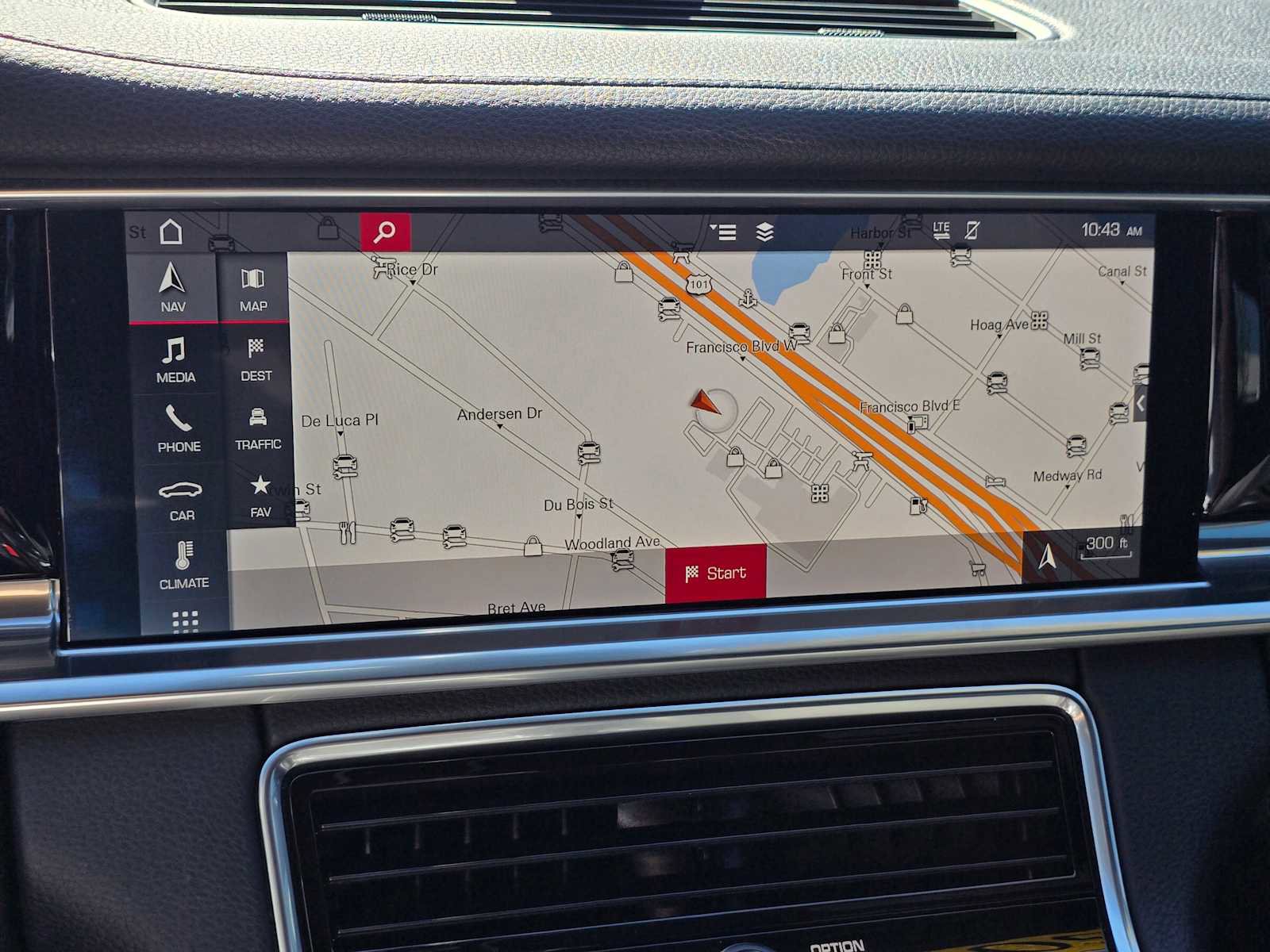 Used 2018 Porsche Panamera RWD image 35