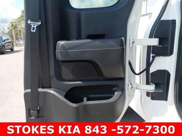 Used 2018 Nissan Titan S image 28