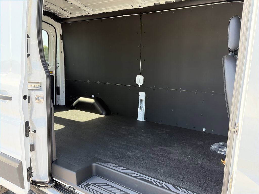 New 2024 Ford Transit 250 148 Medium Roof w/ Load Area Protection Package RWD image 30