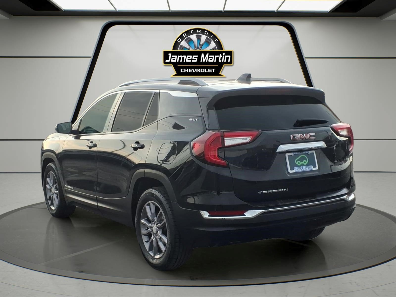 Certified 2023 GMC Terrain SLT w/ LPO, Floor Liner Package FWD image 6