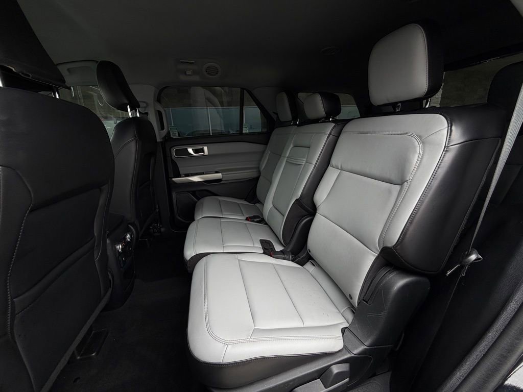 Used 2021 Ford Explorer XLT w/ Equipment Group 202A RWD image 23