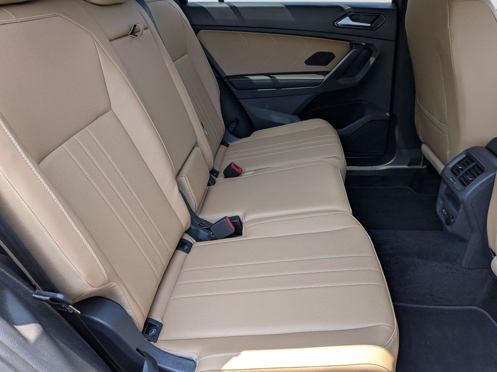 Used 2023 Volkswagen Tiguan SE w/ Panoramic Sunroof Package AWD/4WD image 22