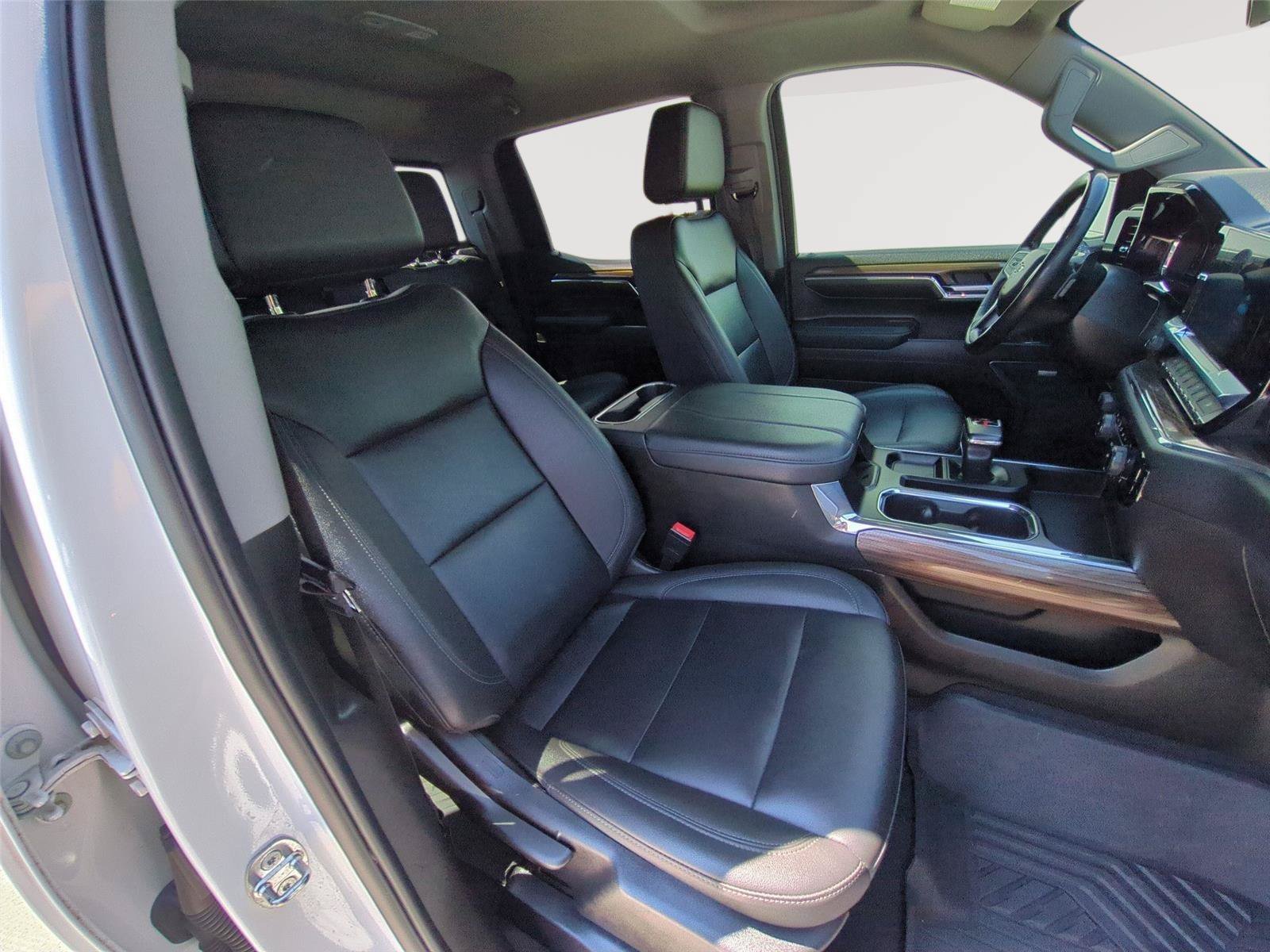 Used 2024 Chevrolet Silverado 1500 RST AWD/4WD image 35