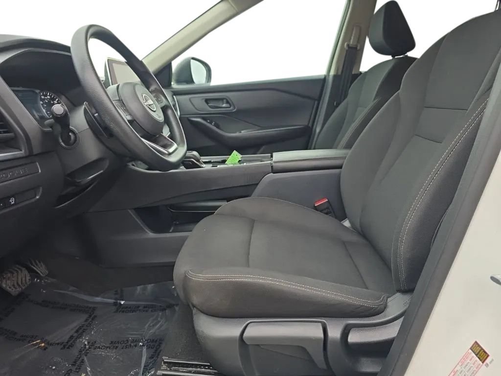 Used 2024 Nissan Rogue S FWD image 14