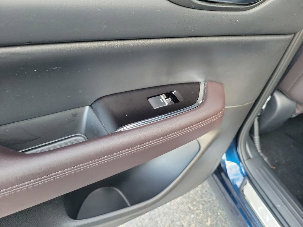 Used 2023 MAZDA CX-5 Signature image 12