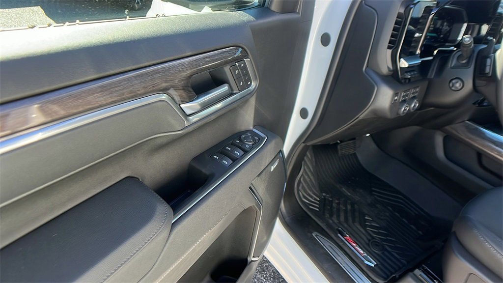 New 2026 Chevrolet Silverado 1500 LTZ w/ LTZ Premium Package image 12