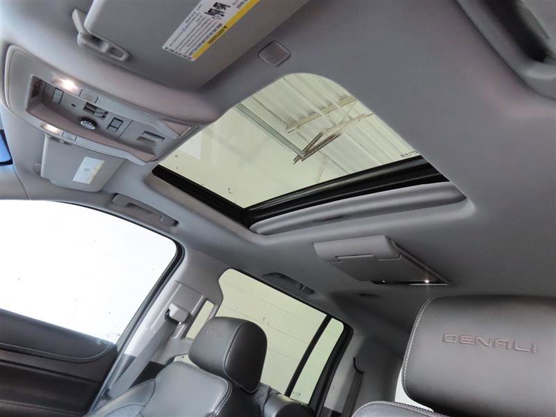 Used 2019 GMC Yukon XL Denali w/ Denali Ultimate Package image 25