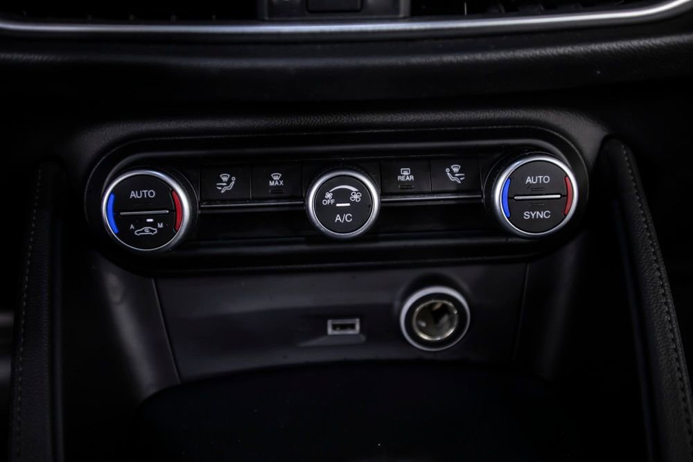 Used 2019 Alfa Romeo Stelvio w/ Nero Edizione RWD image 29