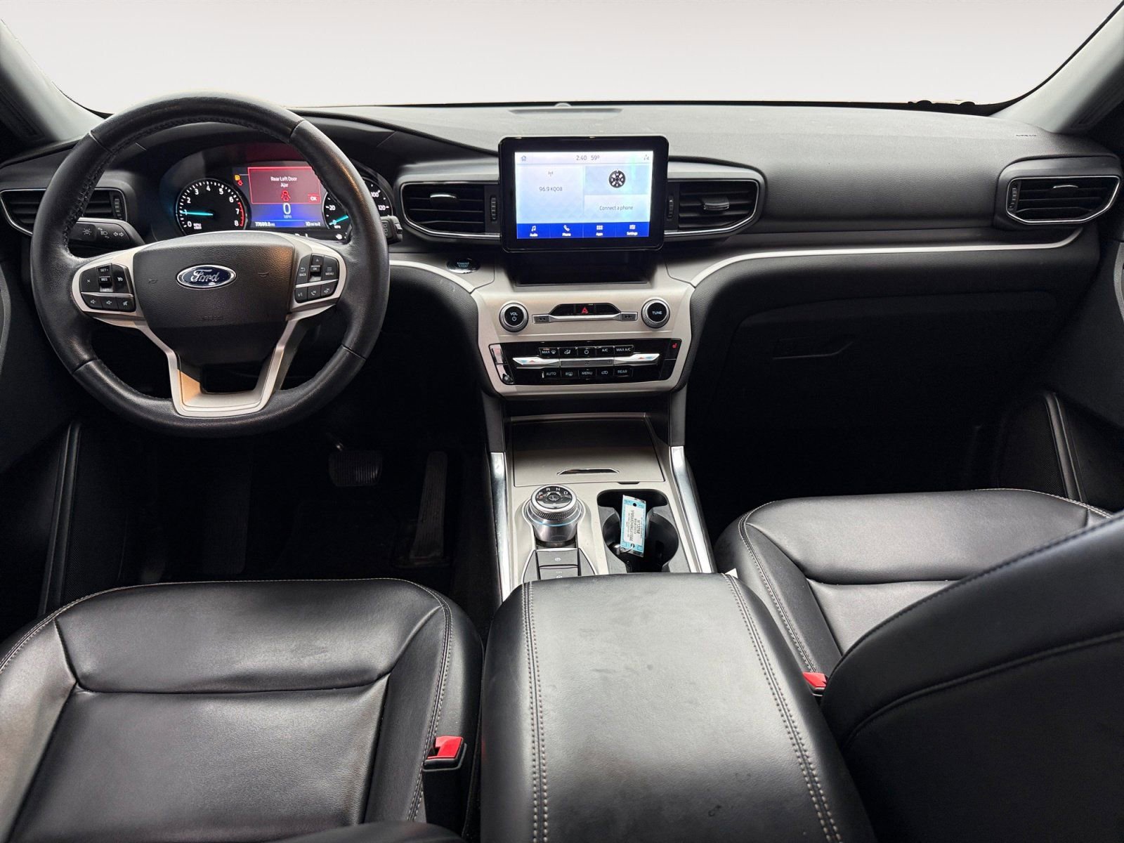 Used 2022 Ford Explorer XLT w/ Equipment Group 202A image 10