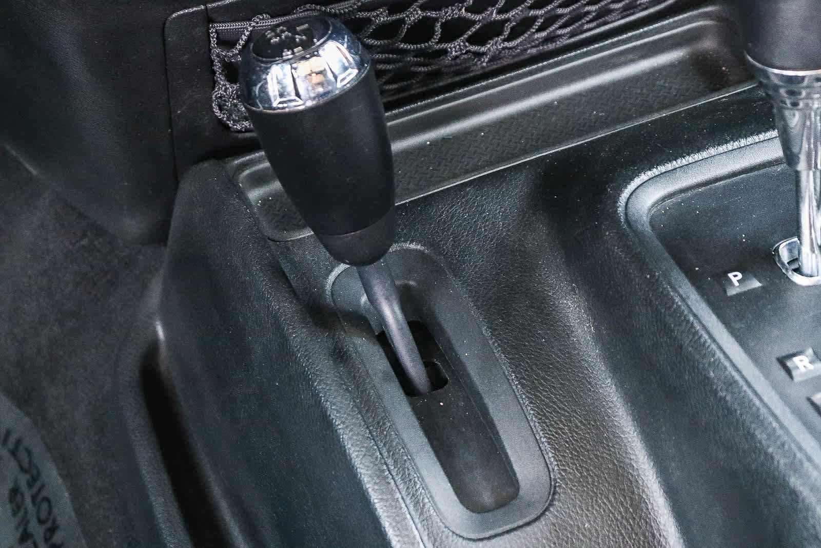 Used 2018 Jeep Wrangler Unlimited Sahara AWD/4WD image 23