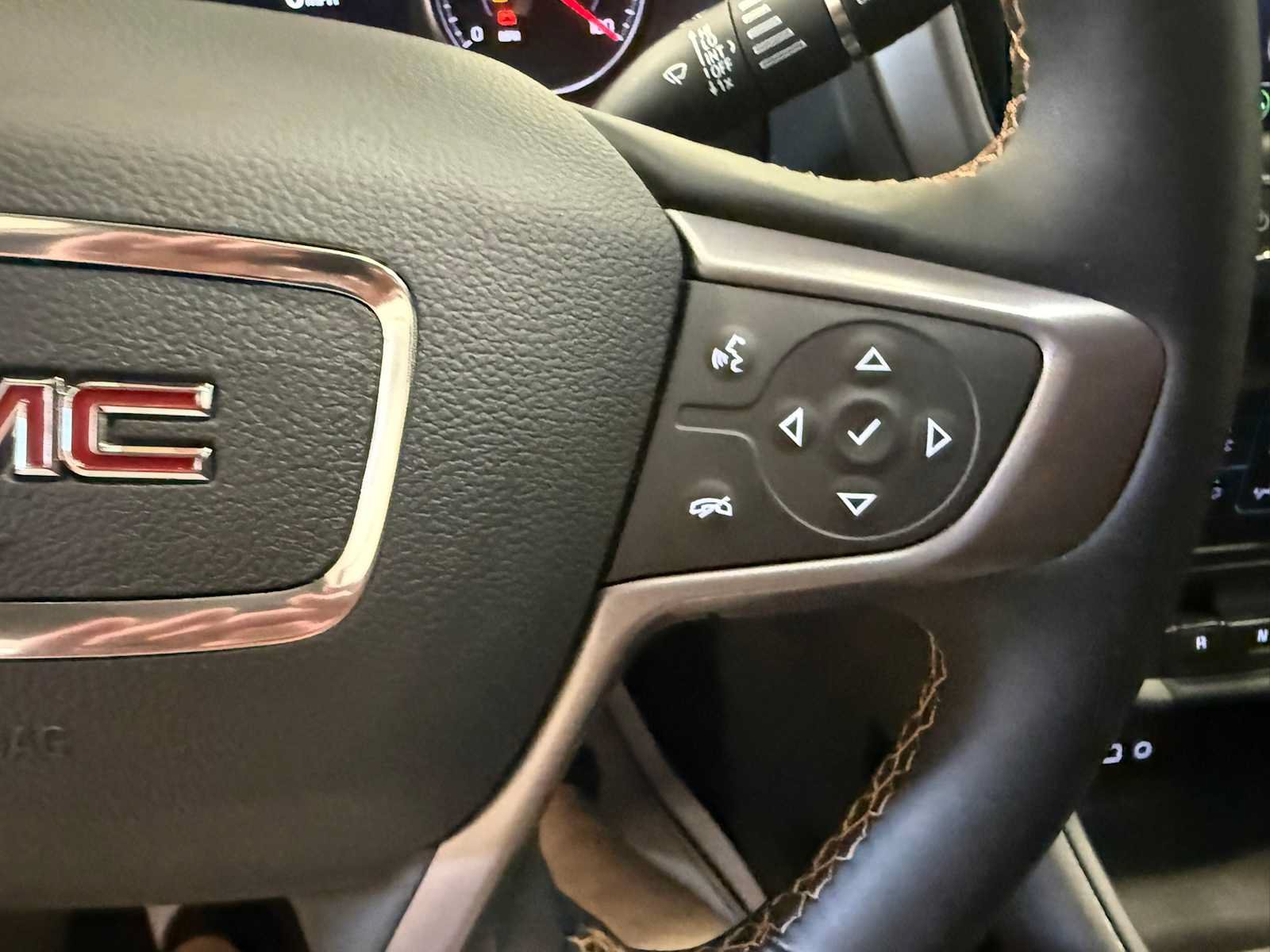 Used 2024 GMC Terrain AT4 w/ Tech Package AWD/4WD image 31