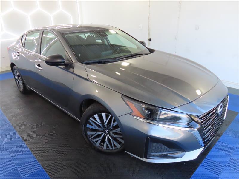 Used 2025 Nissan Altima 2.5 SV FWD image 5