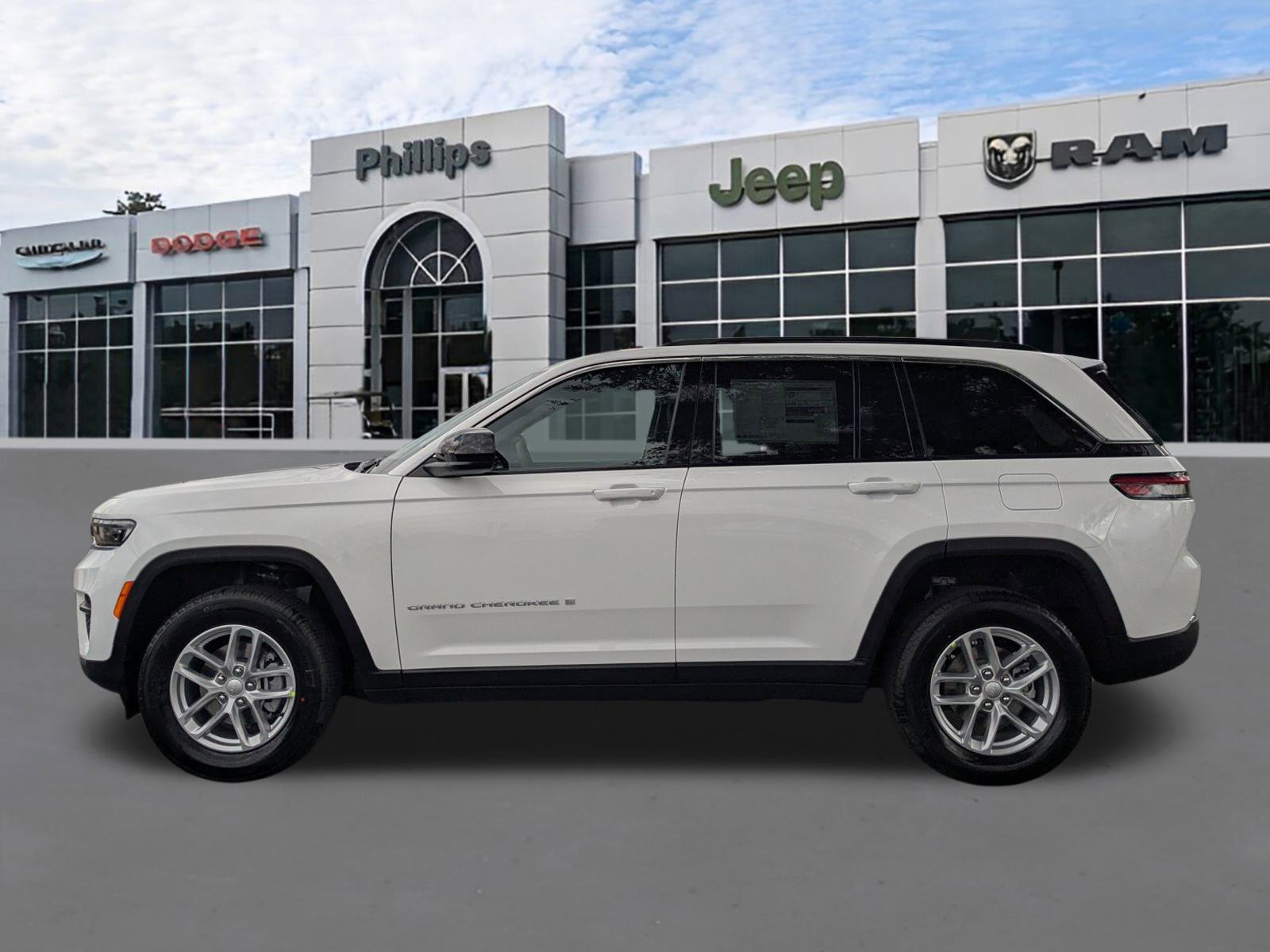New 2026 Jeep Grand Cherokee Altitude 4x2 image 6