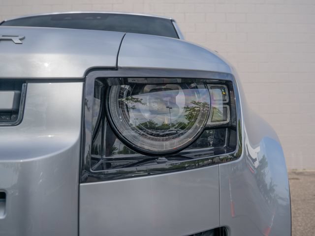 Used 2024 Land Rover Defender 110 SE AWD/4WD image 11