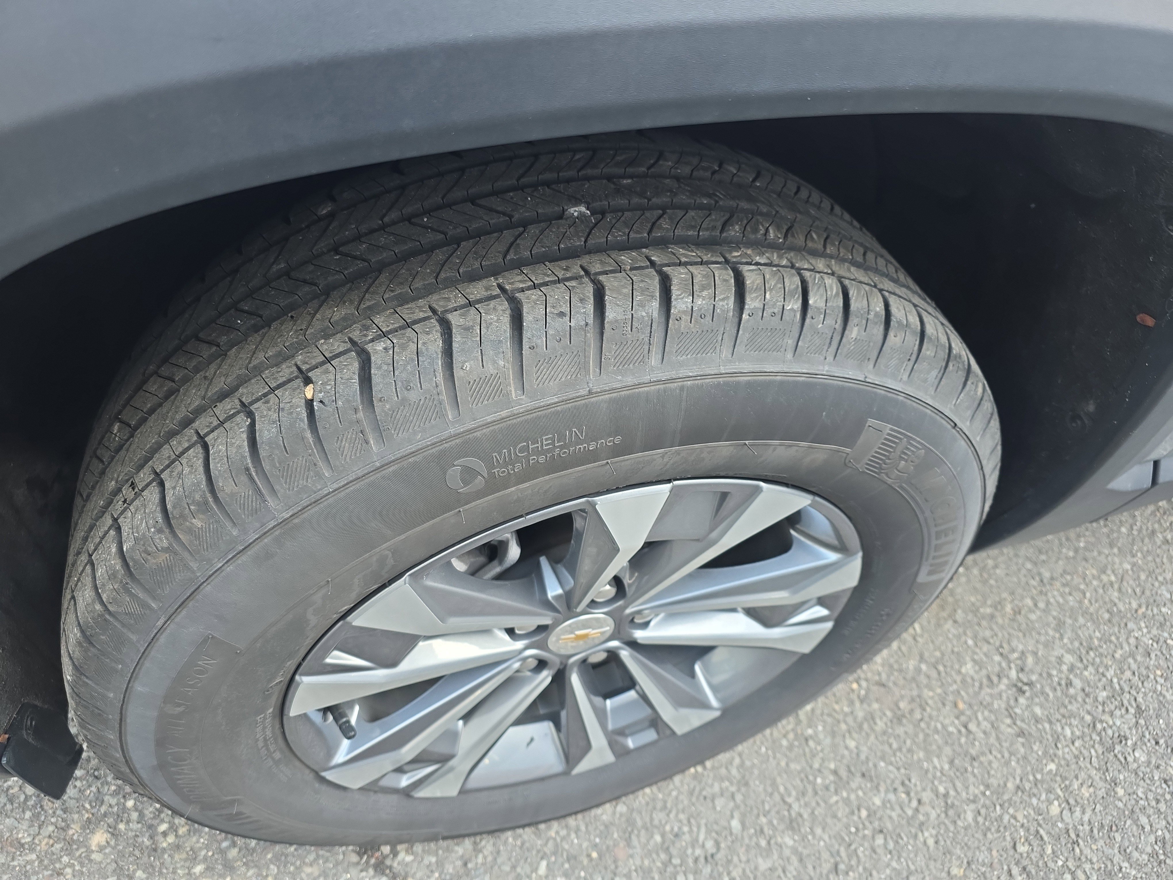 Used 2025 Chevrolet Equinox LT image 13