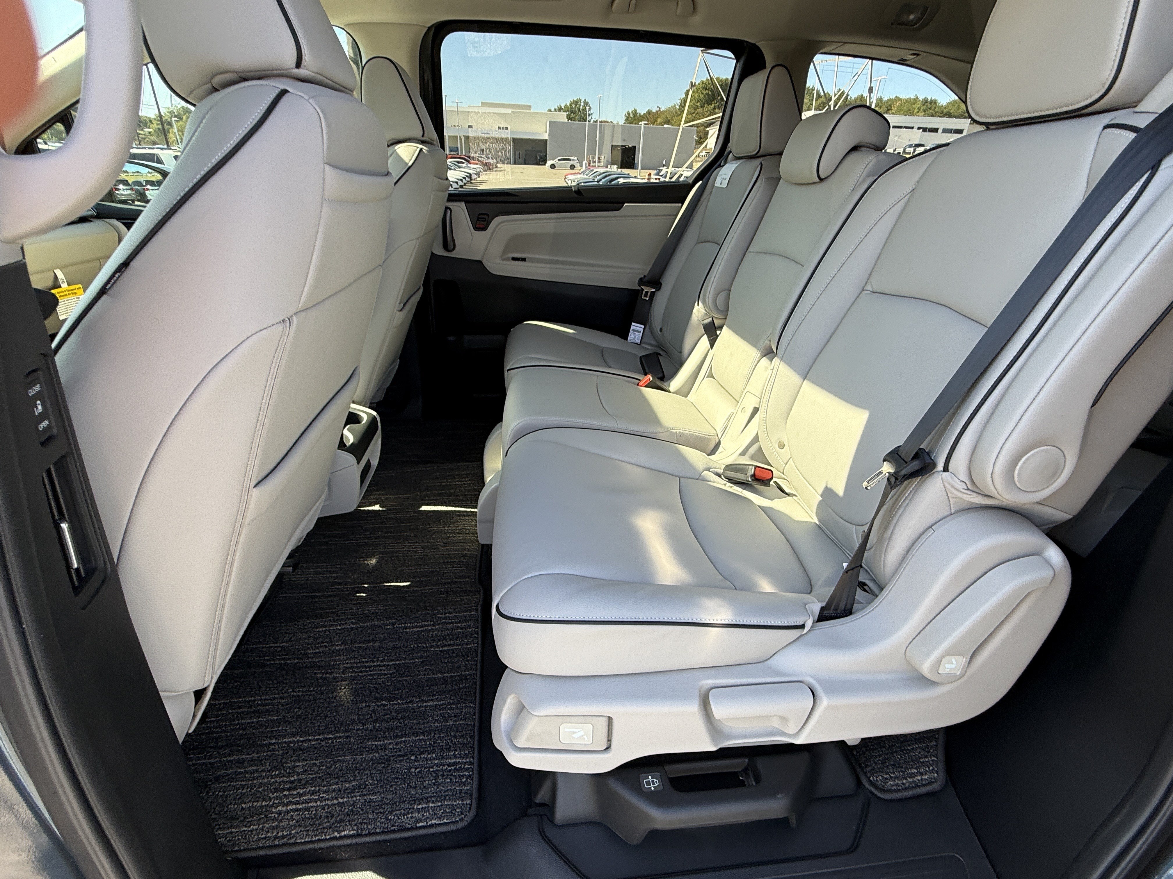 New 2027 Honda Odyssey Touring image 32