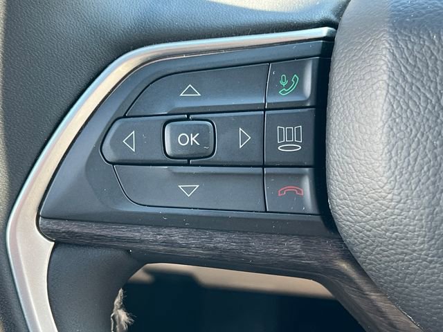 Used 2025 Jeep Grand Cherokee Limited w/ Luxury Tech Group II image 23