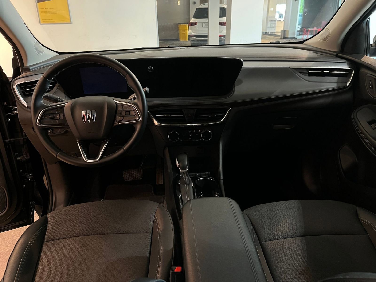 Used 2025 Buick Encore GX Preferred AWD/4WD image 32