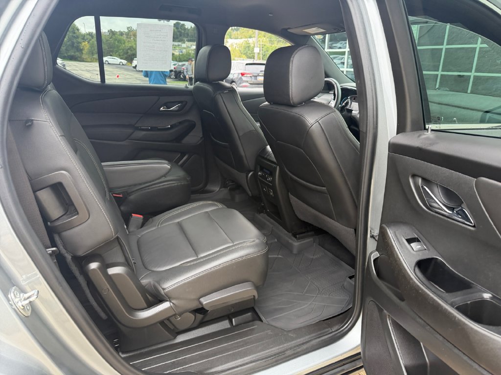 Certified 2023 Chevrolet Traverse LT w/ LT Premium Package AWD/4WD image 27