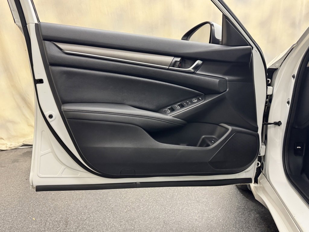 Used 2020 Honda Accord LX image 12