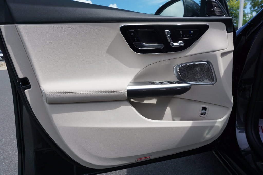 Certified 2025 Mercedes-Benz C 300 4MATIC Sedan image 20