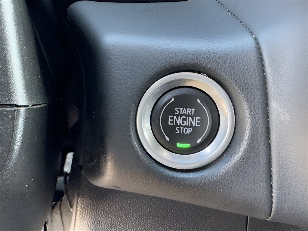 Used 2023 Chevrolet Suburban Premier image 17