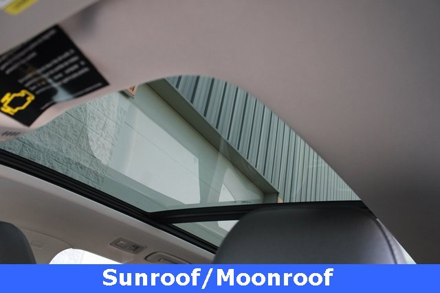 New 2025 Volkswagen Taos SE image 5