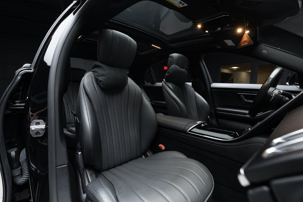 Used 2022 Mercedes-Benz S 500 4MATIC w/ AMG Line Package image 36