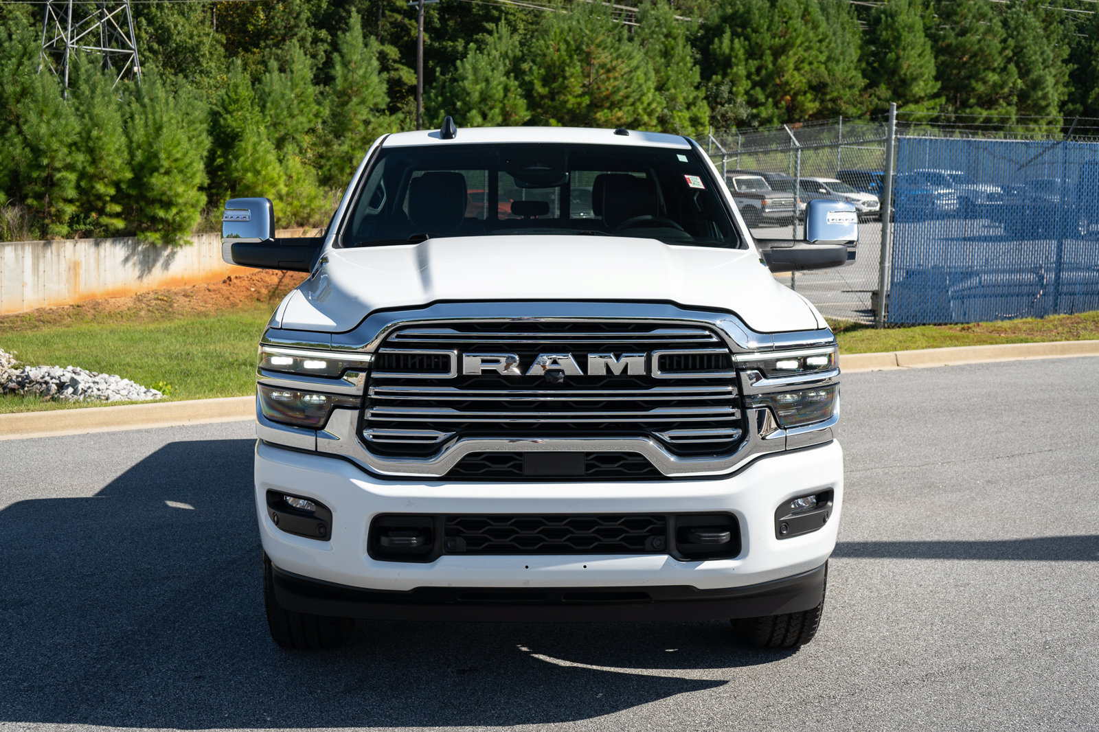 Used 2026 RAM 2500 Laramie AWD/4WD image 2