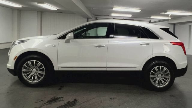 Certified 2018 Cadillac XT5 Luxury w/ Driver Awareness Package AWD/4WD image 5