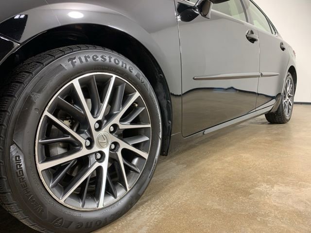 Used 2016 Lexus ES 350 w/ Luxury Package w/Wood Trim image 2