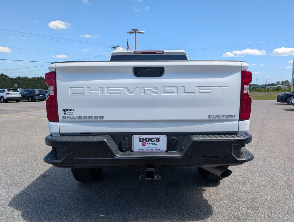 Used 2025 Chevrolet Silverado 2500 Custom w/ Custom Value Package image 4