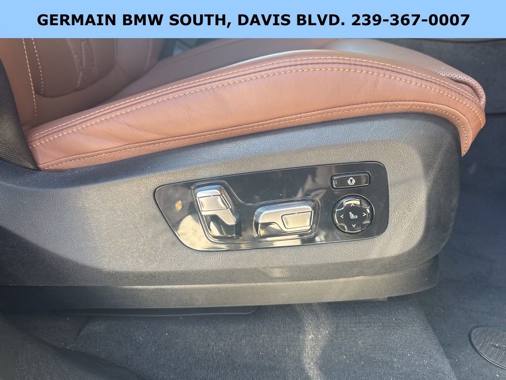 Used 2025 BMW X7 M60i image 22