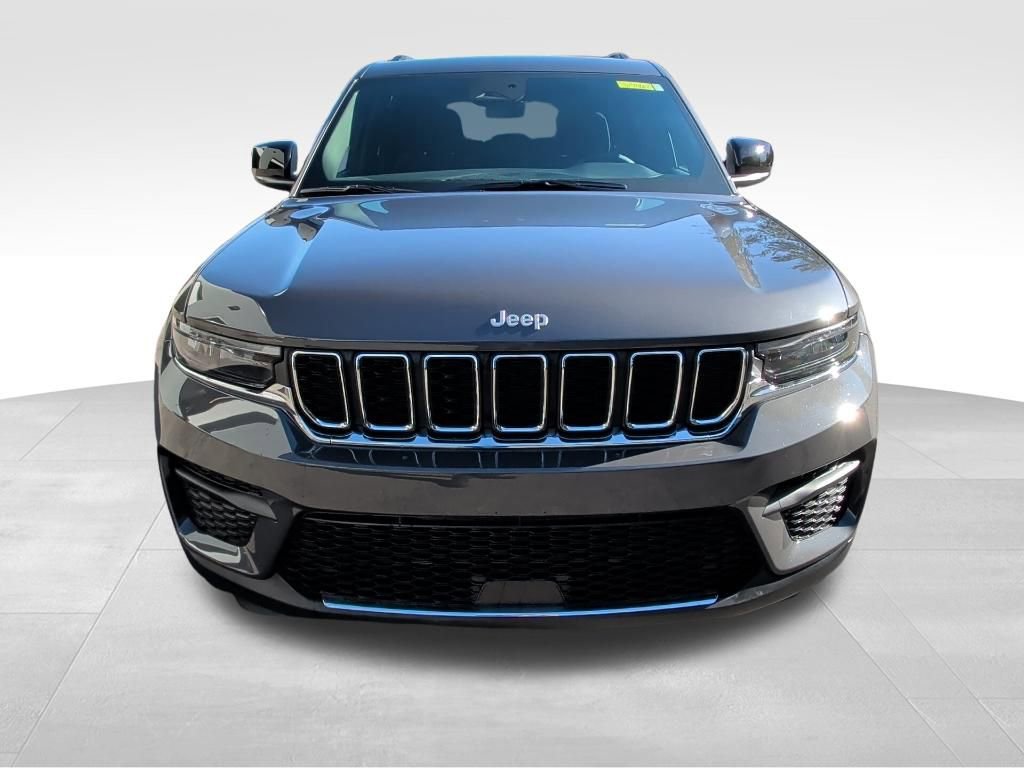 Used 2025 Jeep Grand Cherokee Laredo X w/ Luxury Tech Group I image 8