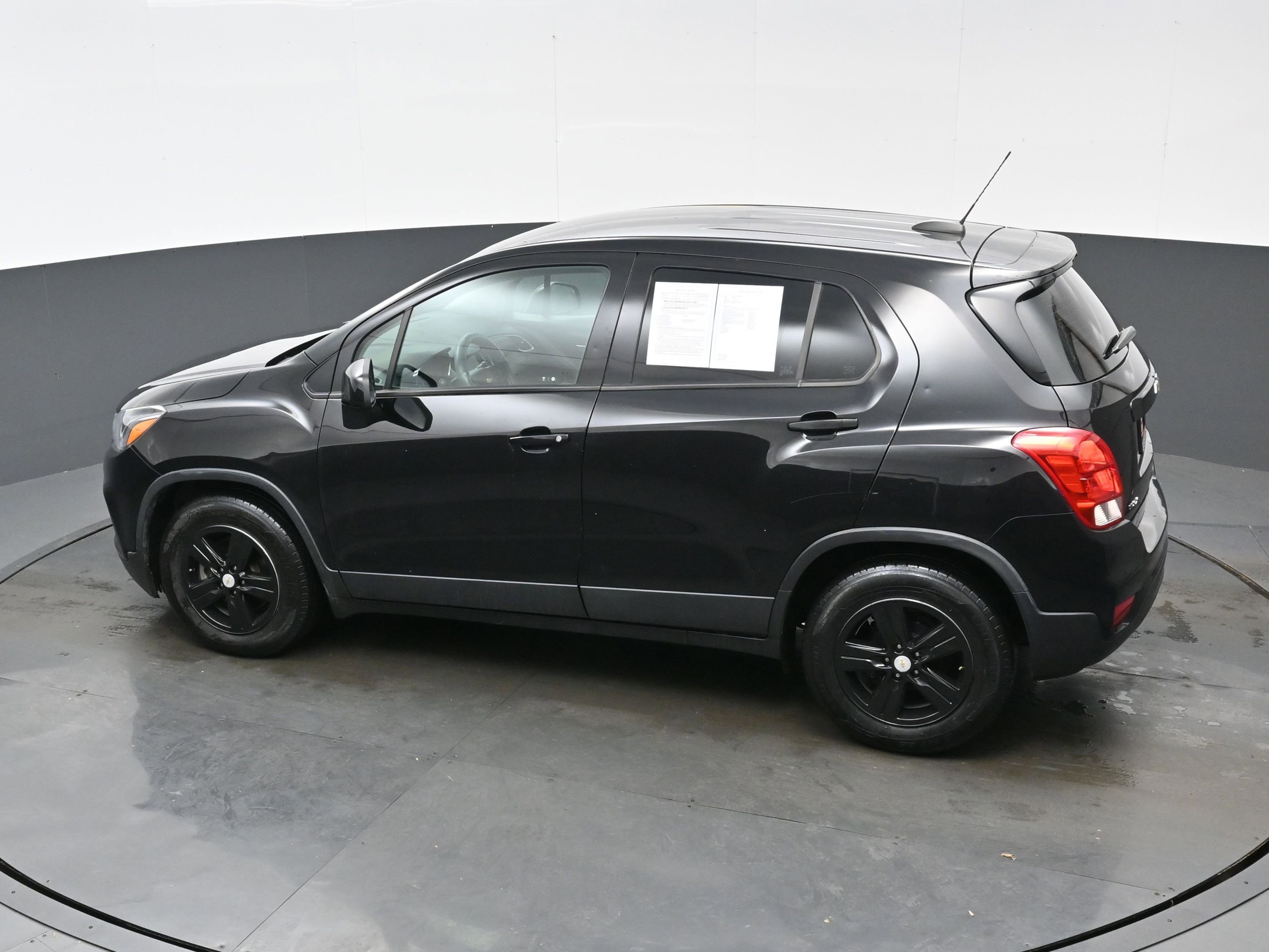 Used 2021 Chevrolet Trax LS image 31