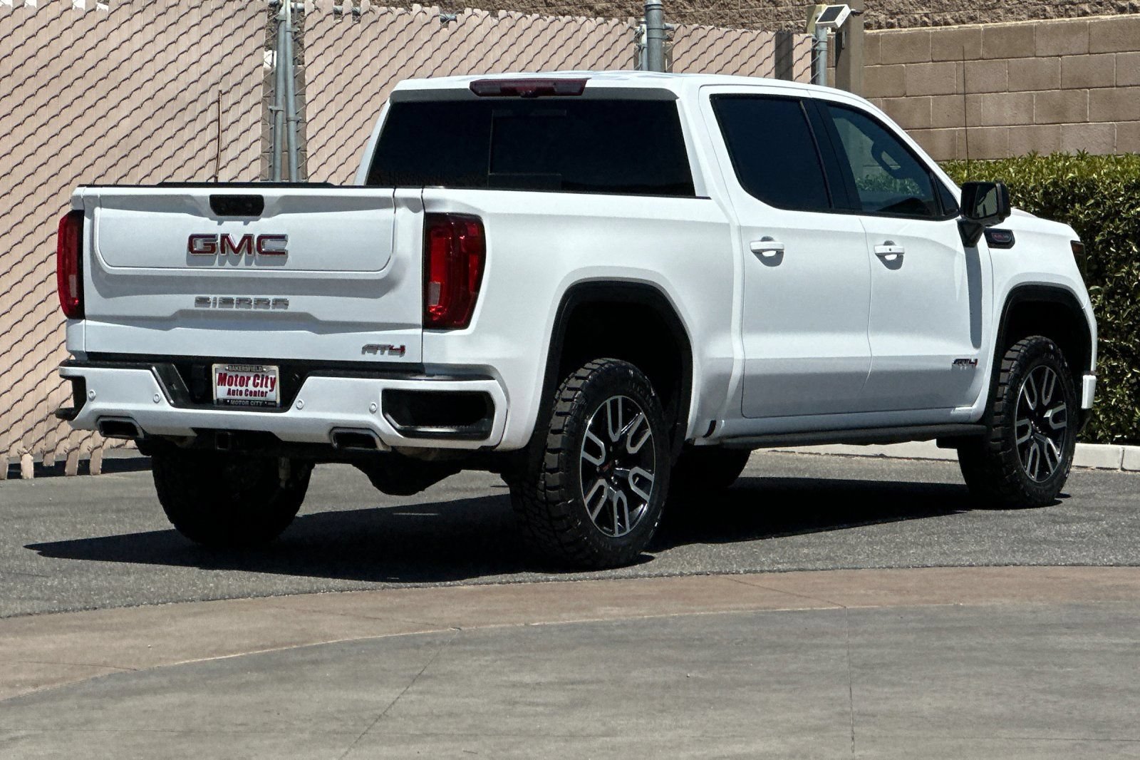 Certified 2023 GMC Sierra 1500 AT4 w/ AT4 Premium Package AWD/4WD image 4
