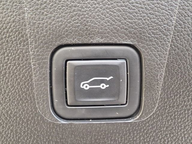 Used 2023 Chevrolet Traverse LT AWD/4WD image 29