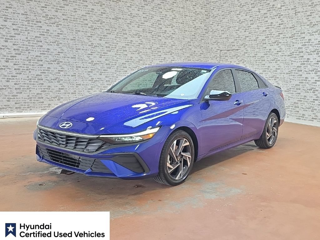 Used 2025 Hyundai Elantra Sport FWD image 3