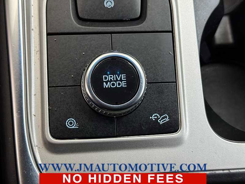 Used 2023 Ford Explorer XLT w/ Equipment Group 202A AWD/4WD image 34