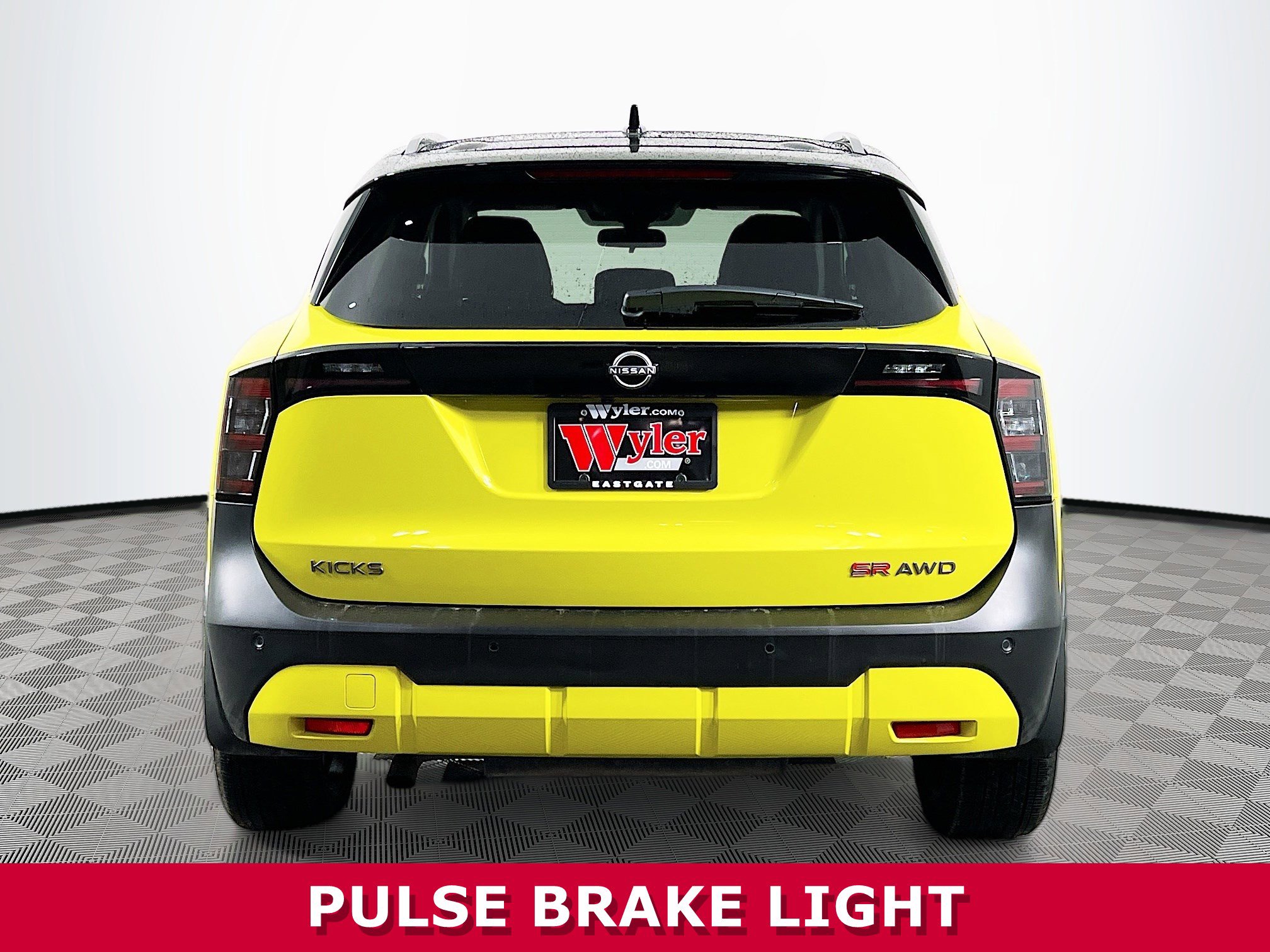 Used 2025 Nissan Kicks SR w/ SR Premium Package image 26