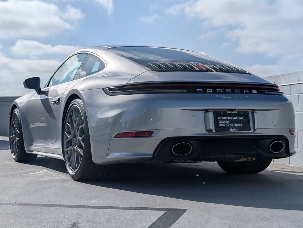 Used 2025 Porsche 911 Carrera S RWD image 3
