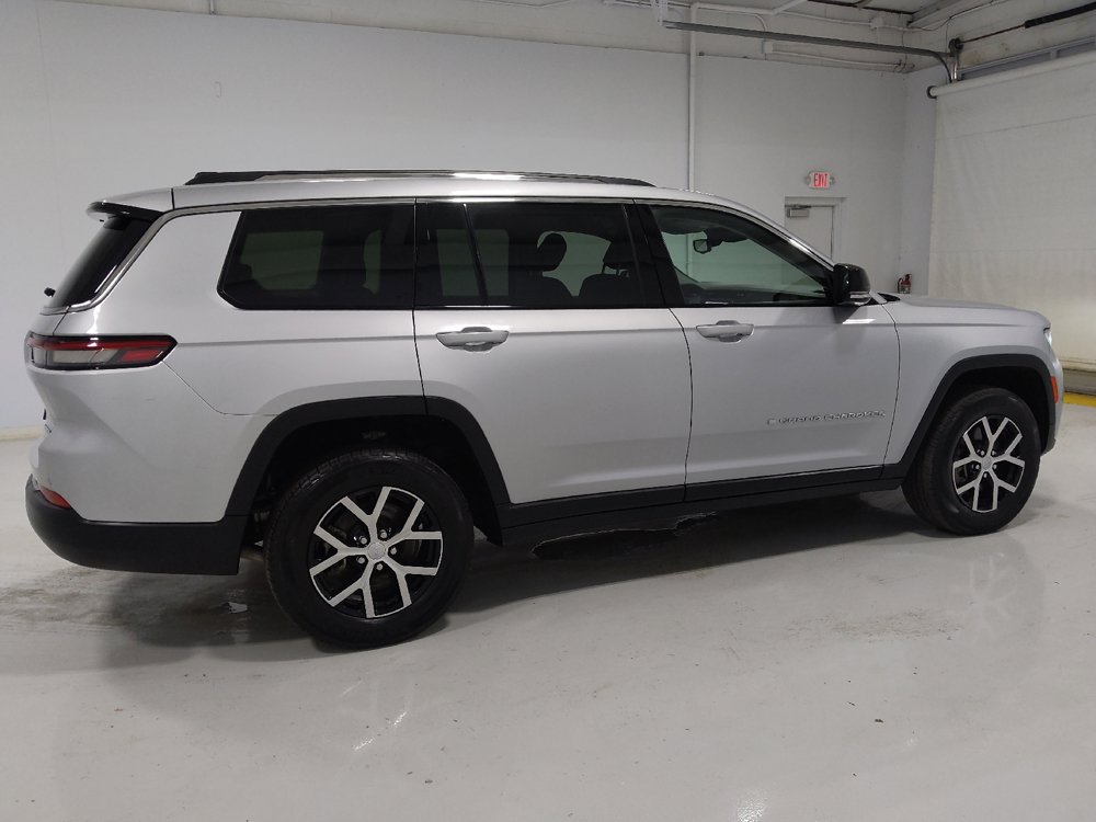 Used 2023 Jeep Grand Cherokee L Limited AWD/4WD image 10