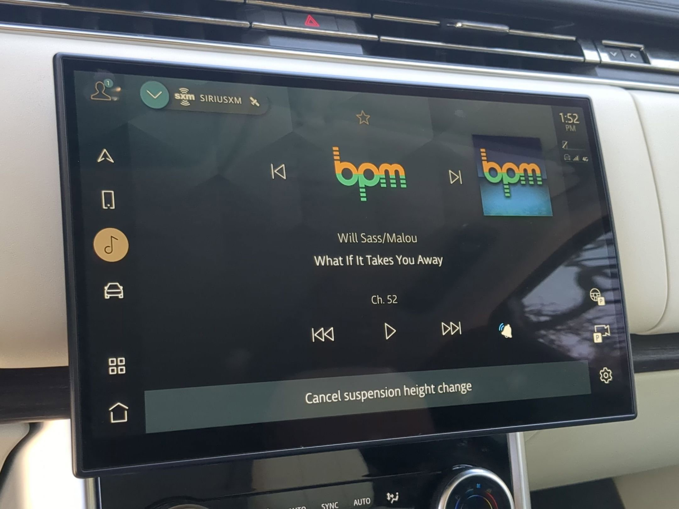 Used 2023 Land Rover Range Rover Long Wheelbase SE image 15